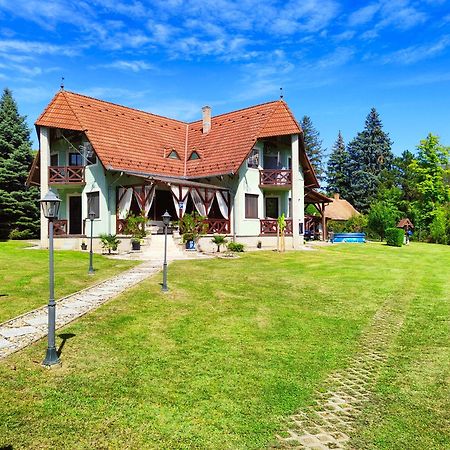 Balatongyörök Balaton Garden 아파트 외부 사진