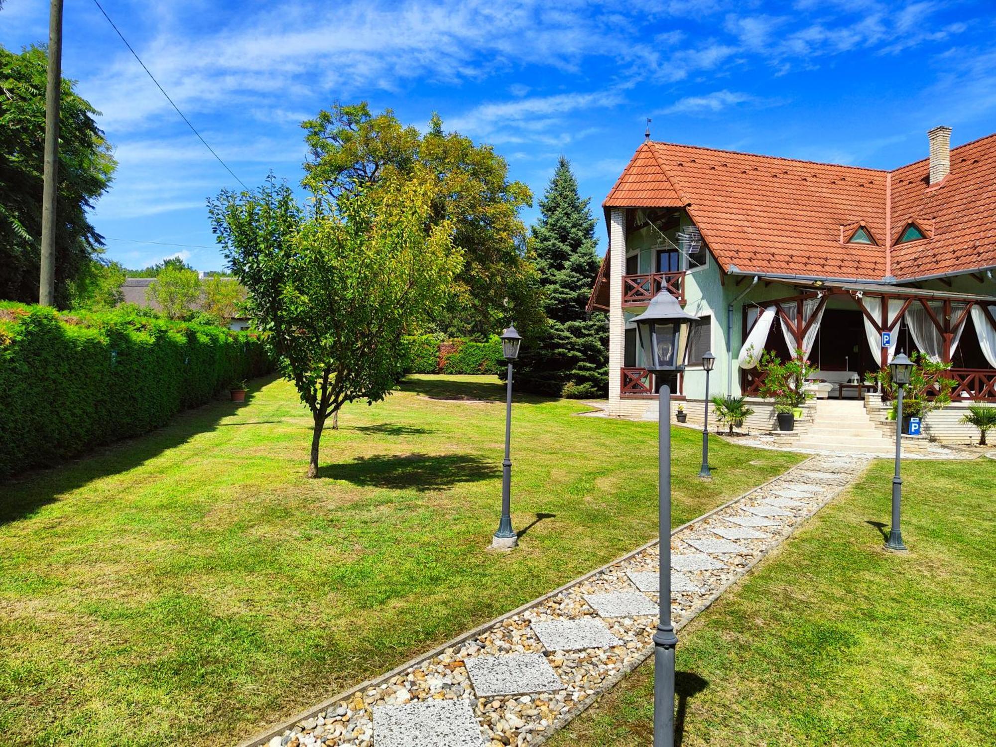 Balatongyörök Balaton Garden 아파트 외부 사진